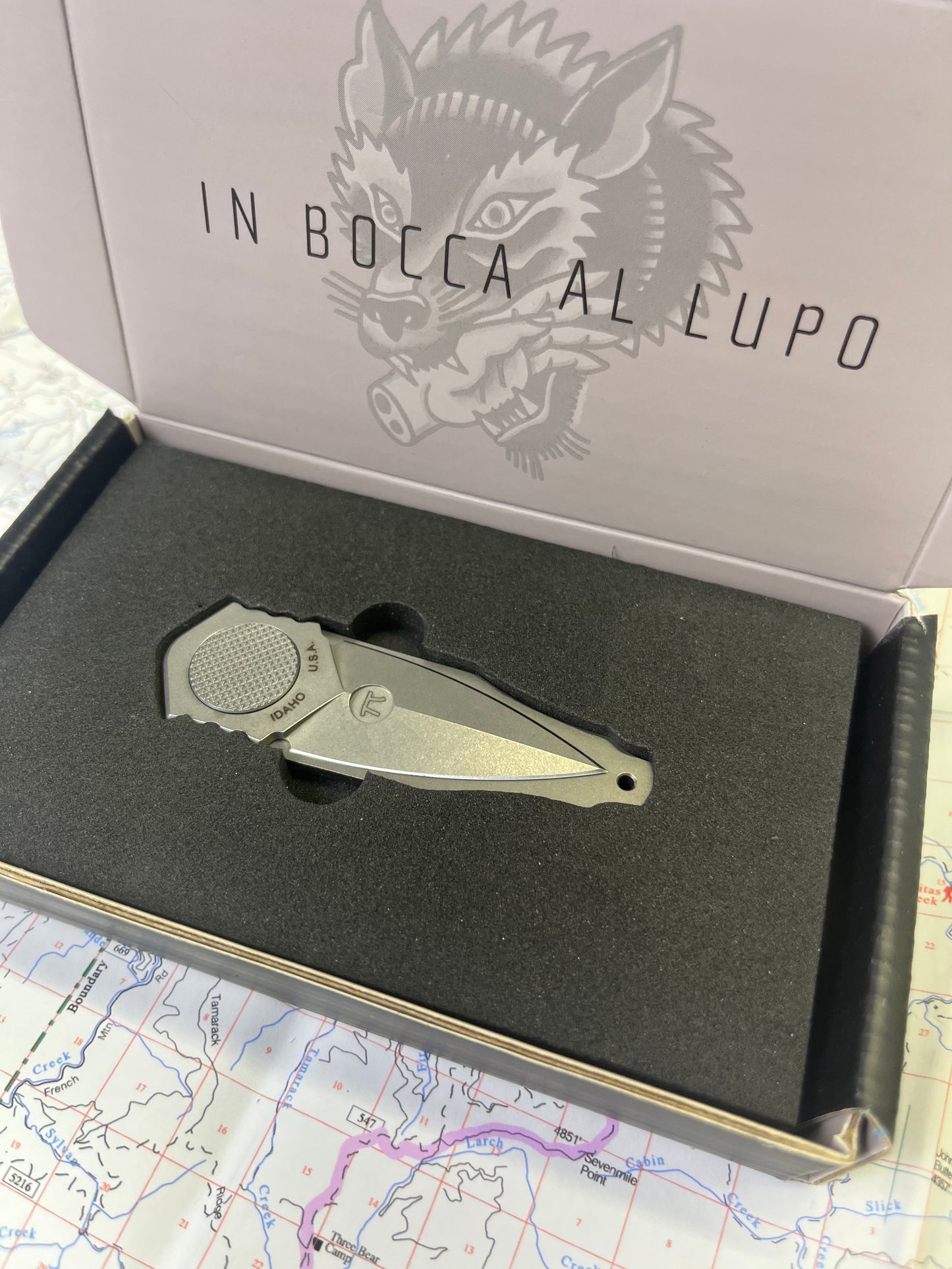 OSS LAPEL FOLDER - TITANIUM